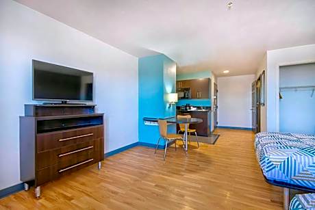Quadruple Room - Disability Access - Roll in Shower