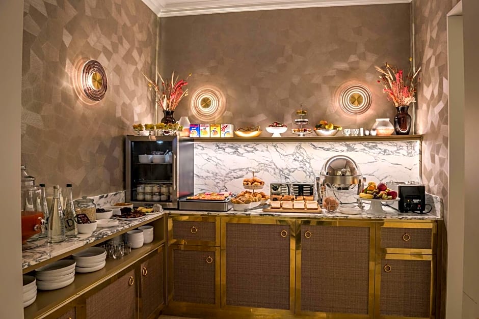 Hotel Camille Paris, Tapestry Collection by Hilton