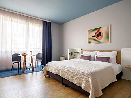 Medium Room with Balcony