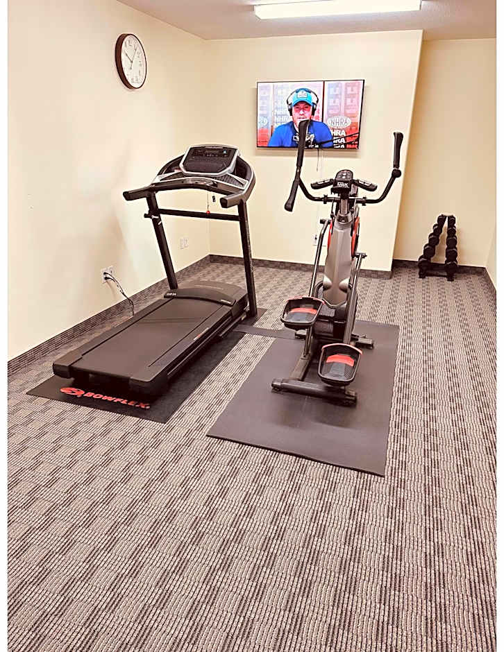 Aurora Park Inn & Suites