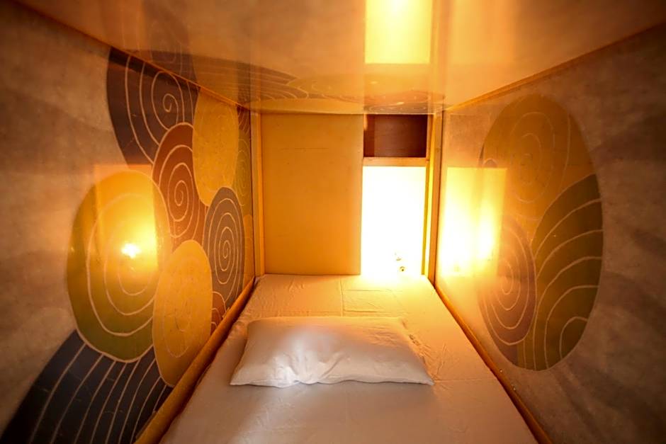 Base Inn Komagome Tokyo