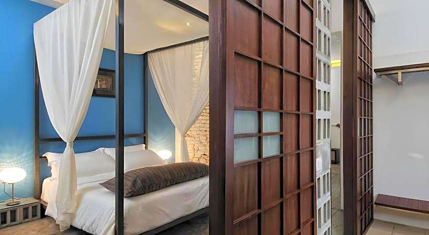 Courtyard At Heeren Boutique Hotel