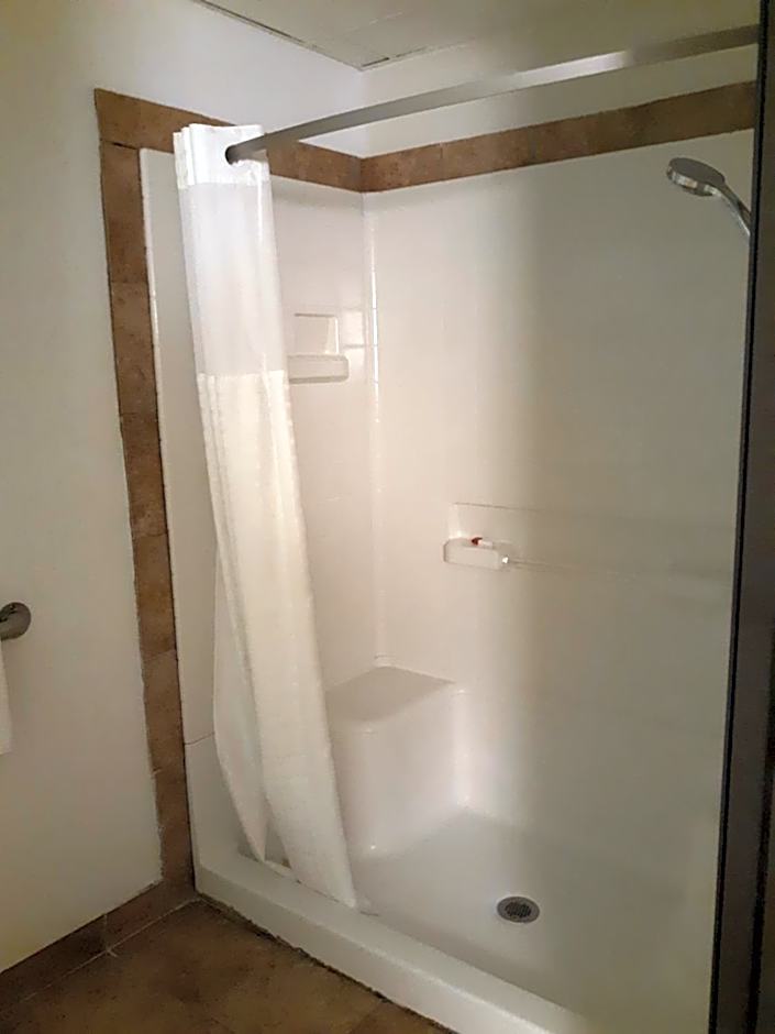 Super 8 by Wyndham Mound City