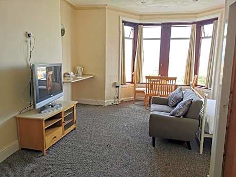 Family Room with Sea View
