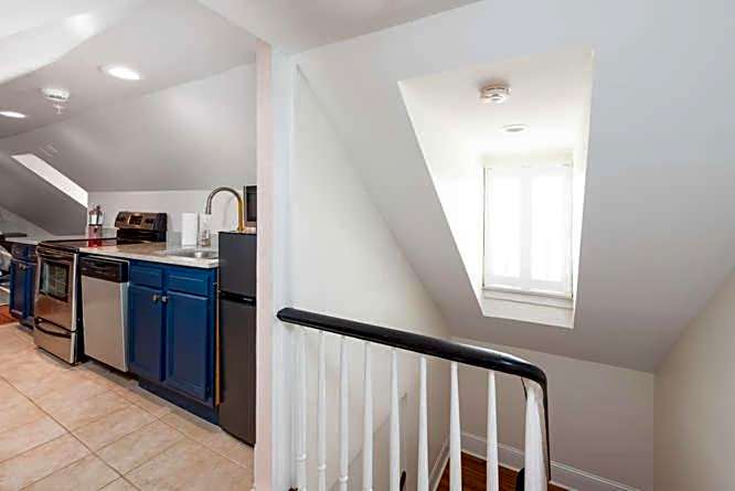 The Quarters on Spring