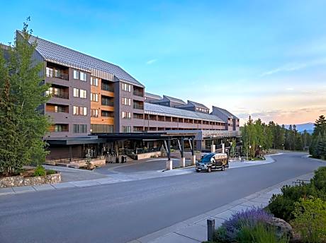 Hotel Alpenrock Breckenridge, Curio Collection by Hilton