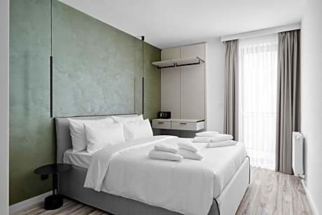 Two-Bedroom Deluxe Apartment with Balcony