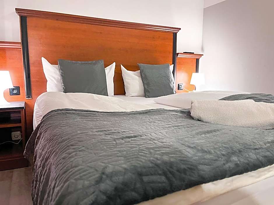 City Hotel West Frankfurt City Centre