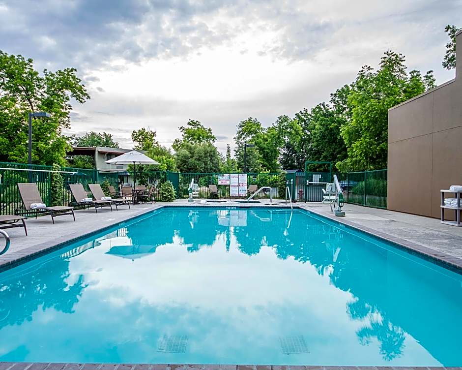 Gaia Hotel & Spa Redding, Ascend Hotel Collection