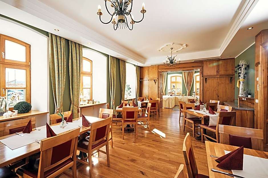 Hotel & Restaurant Waldschloss