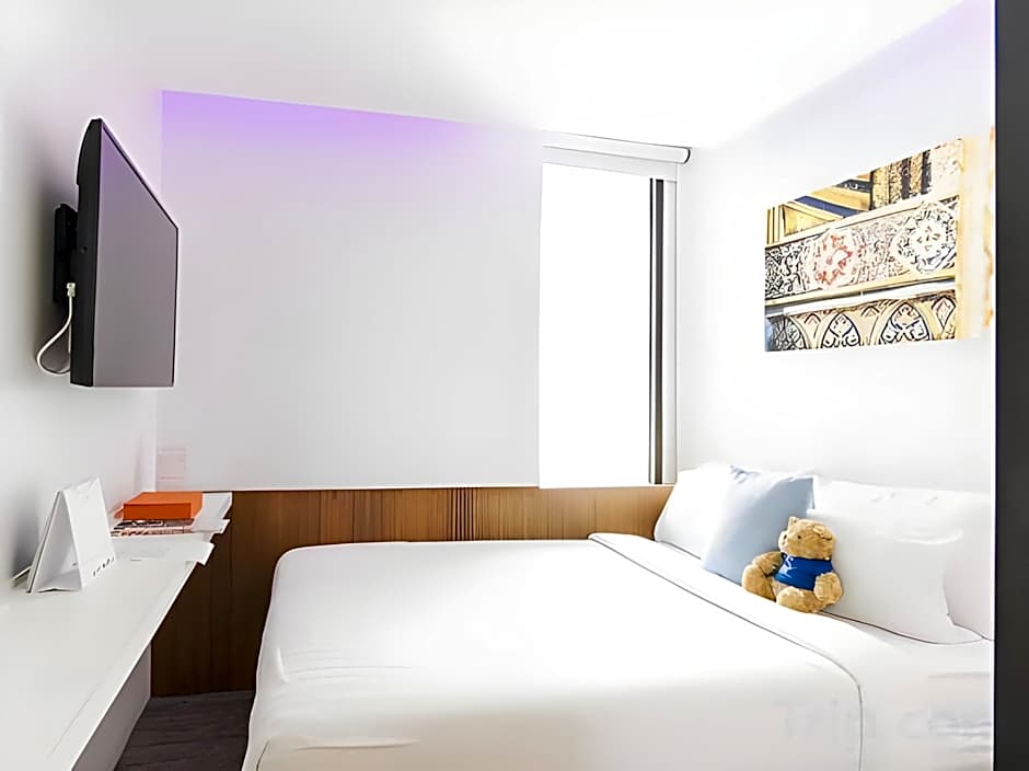 S Box Sukhumvit Hotel