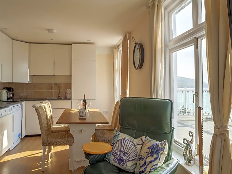 Garden Apartment On The Beach