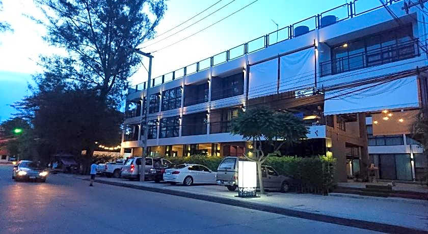 Bluemoon Cha-Am Hotel