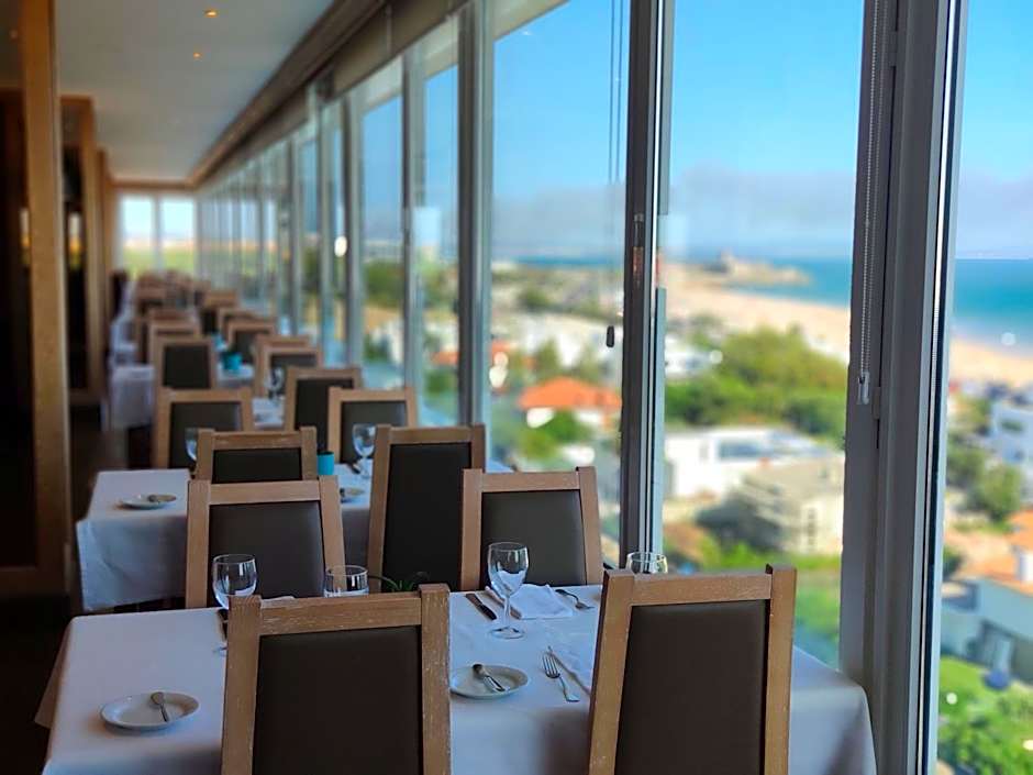 Carcavelos Beach Hotel