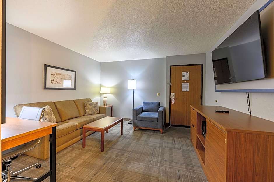 AmericInn by Wyndham Monroe