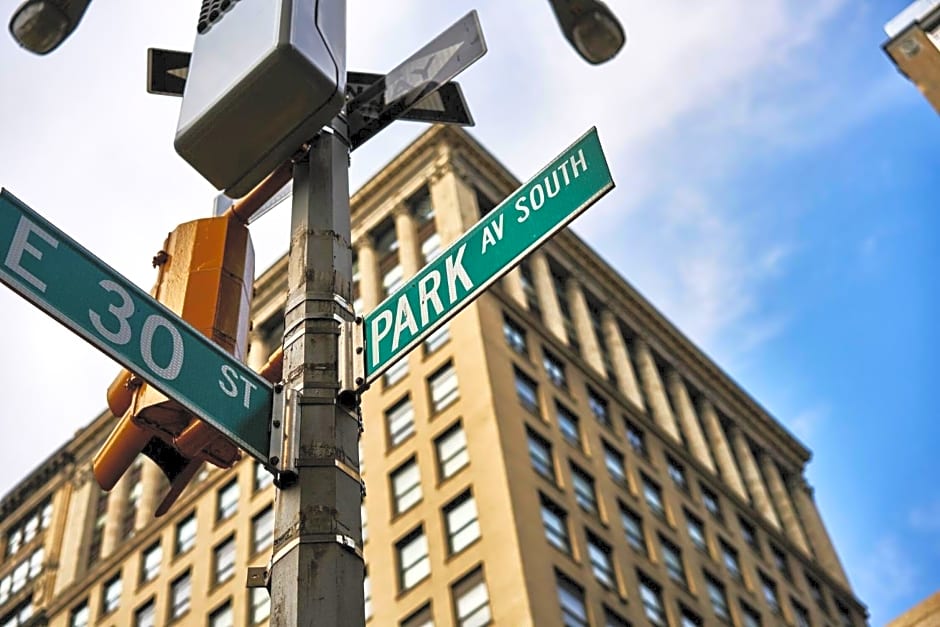 Mondrian Park Avenue