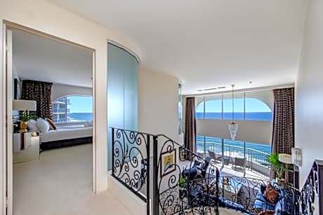 Penthouse Apartment