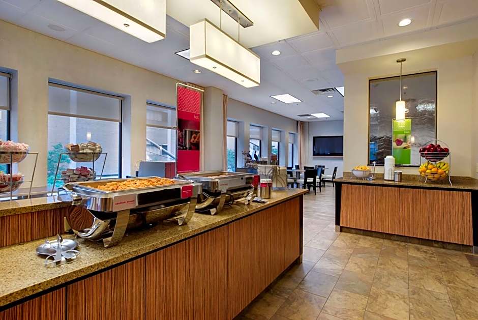 Hampton Inn By Hilton And Suites Downtown Chicago