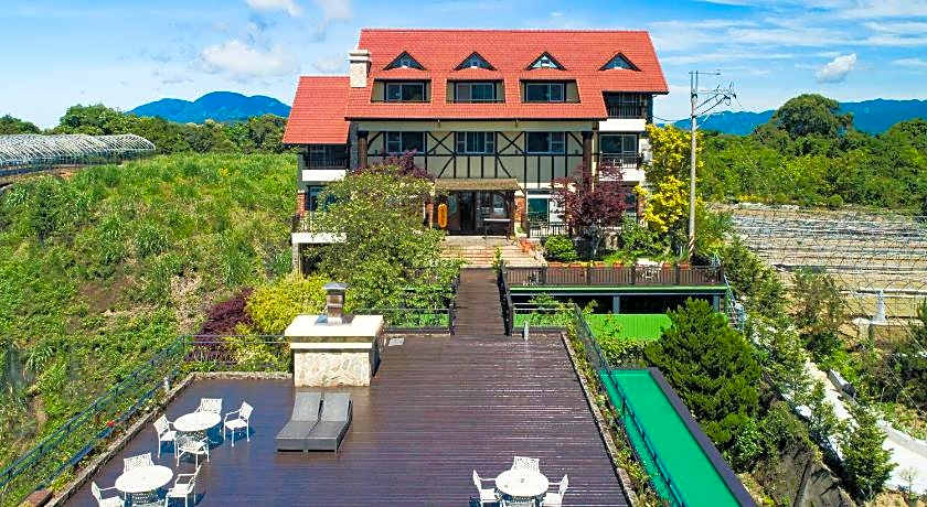 Egmont Mountain House