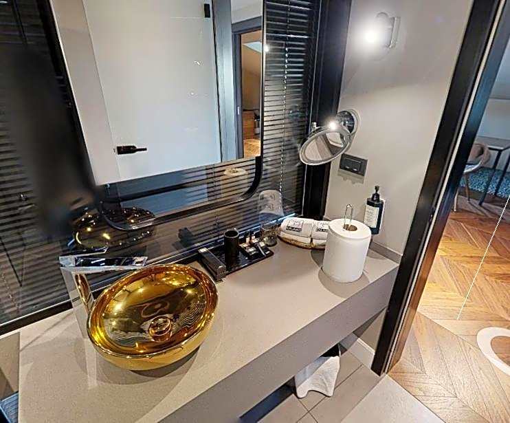 39 Kalamış Marina Hotel & Restaurant