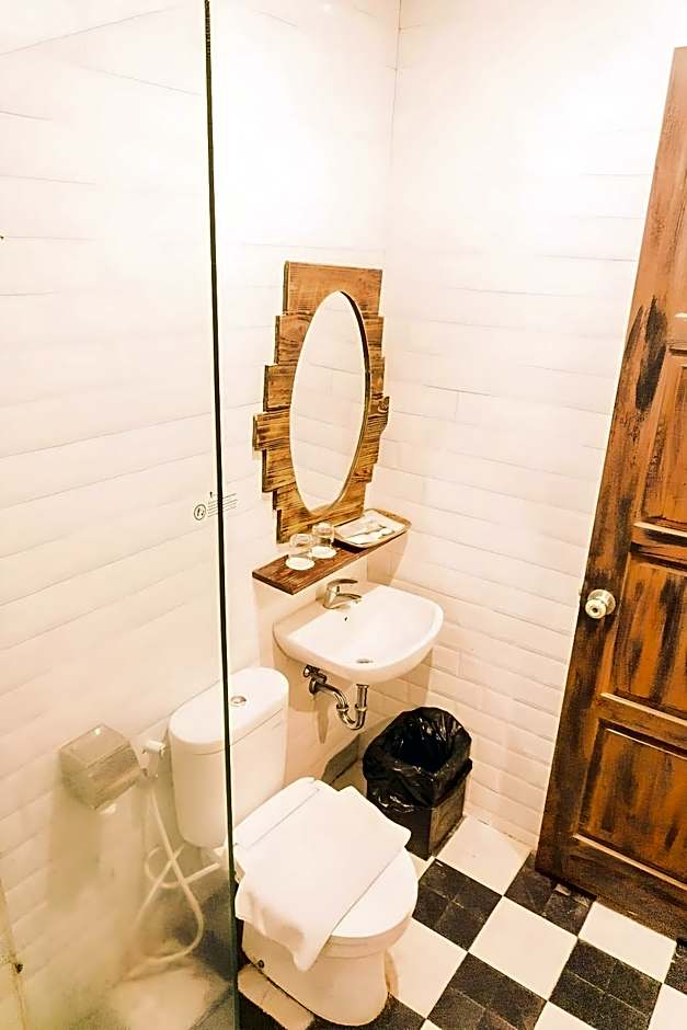 Omah Njonja Bed & Brasserie