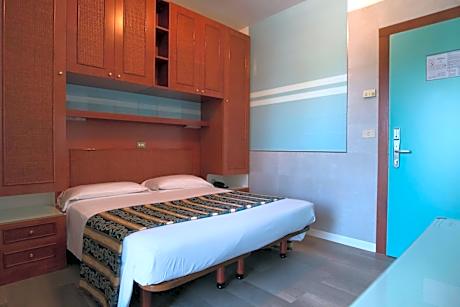 Double or Twin Room with access to the Beach