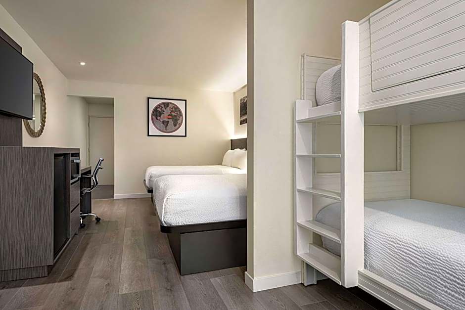 Ramada by Wyndham Anaheim Convention Center