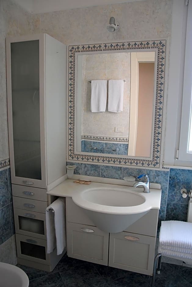 Villa Tina Hotel