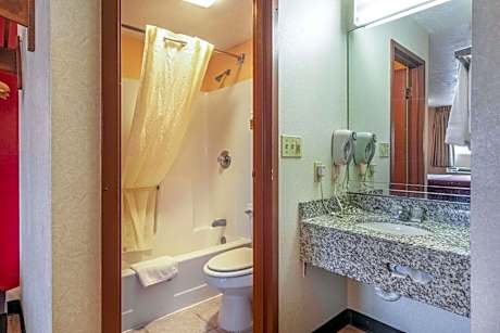 1 King Bed, Nonsmoking