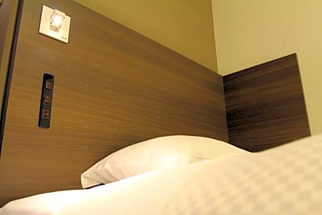 Single Room - Non-Smoking