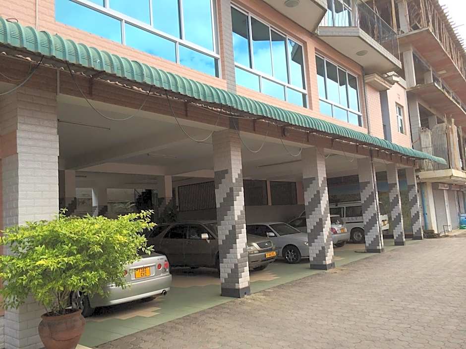 Mc-Elly's Hotel