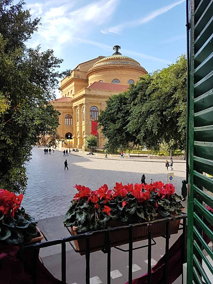 Massimo Plaza Hotel