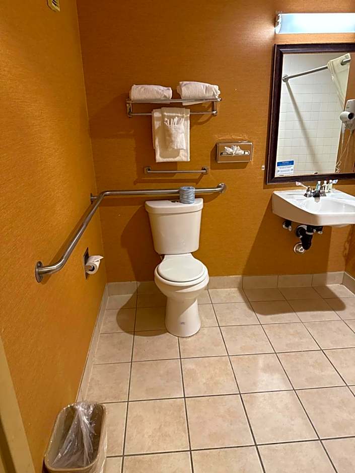 Quality Inn and Conference Center Greeley Downtown