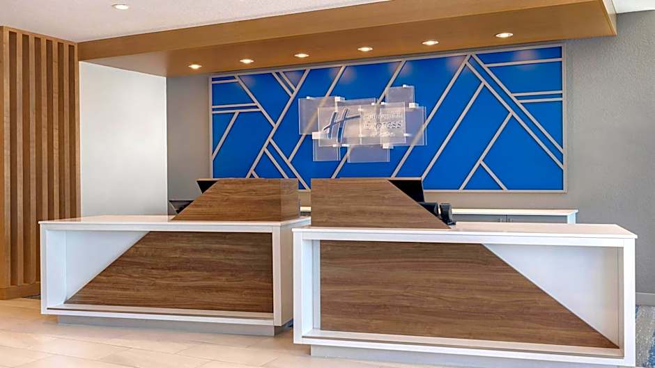 Holiday Inn Express & Suites Ontario - Chino Hills by IHG