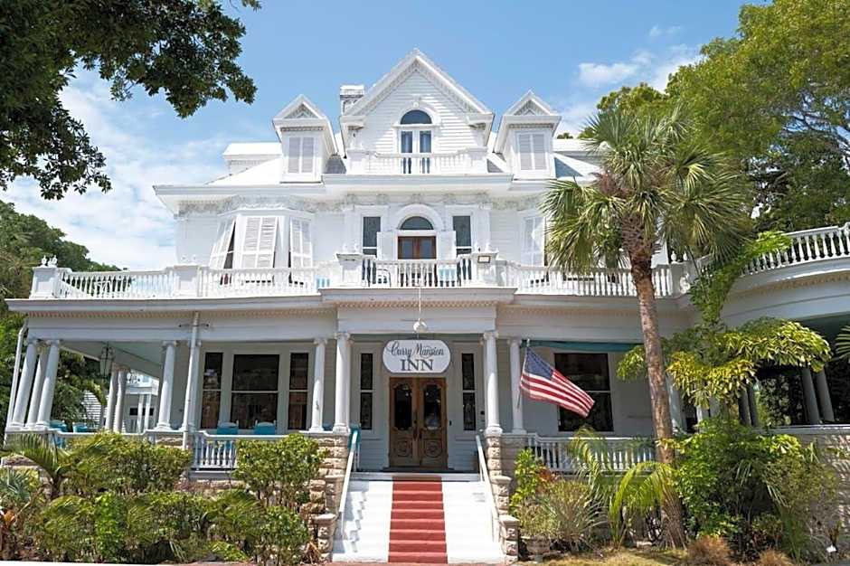 Deluxe King with Balcony - at James House with Parking!