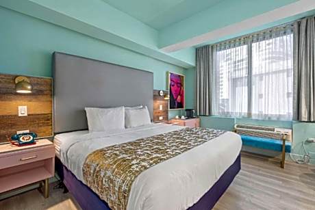 One-Bedroom King Suite