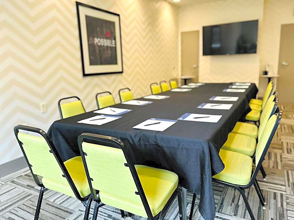 Holiday Inn Express & Suites Shippensburg