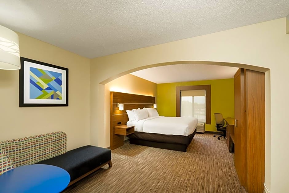 Holiday Inn Express Hotel & Suites Louisville East By IHG