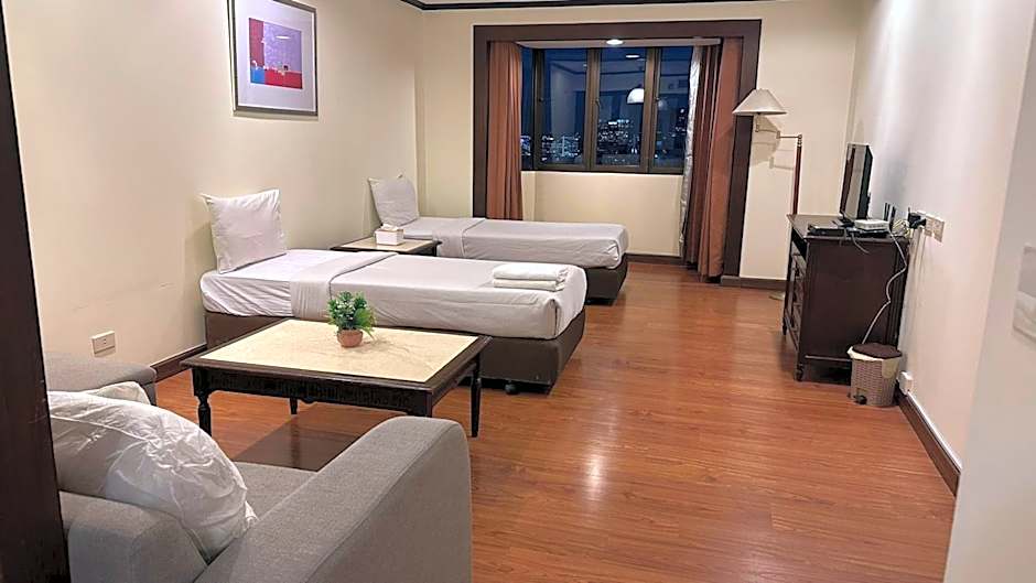 Omni Tower Nana Bangkok - Serviced Apartment on Sukhumvit Soi 4
