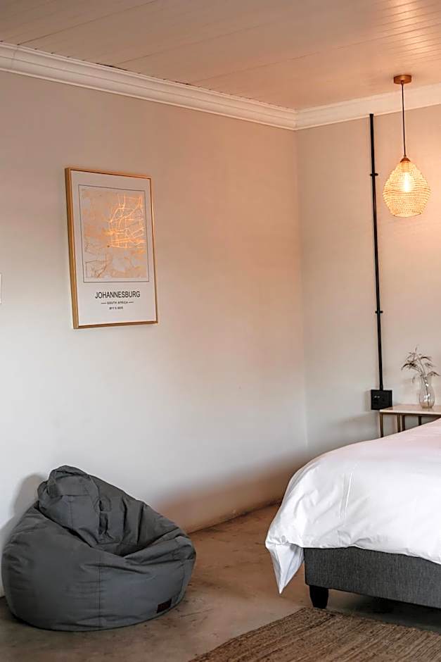 Lighthouse Guesthouse & Cafe