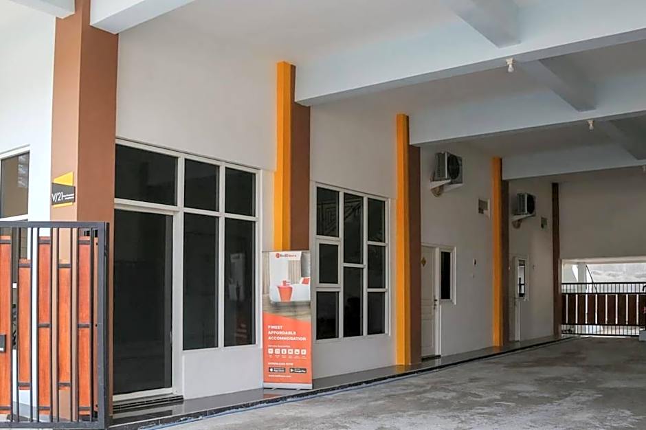 RedDoorz Syariah near Suncity Mall Madiun