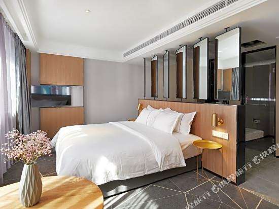 Myfeel Hotel (Ningbo Tianyi Square, Xingning Road Metro Station)