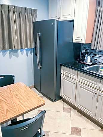 Family Studio with Kitchen