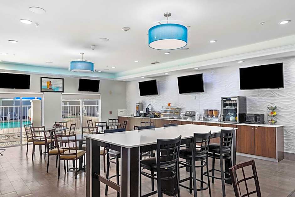 La Quinta Inn & Suites by Wyndham Raymondville