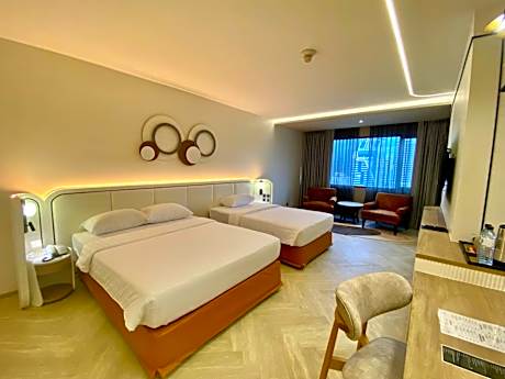 Deluxe Premier Family with City View