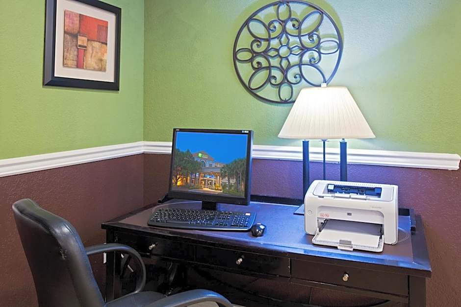 Holiday Inn Express West Palm Beach Metrocentre By IHG