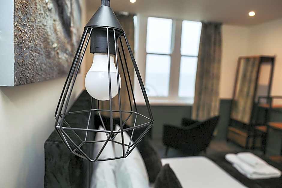 The Royal Bar & Shaker