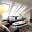 Crystal Suites Old Town