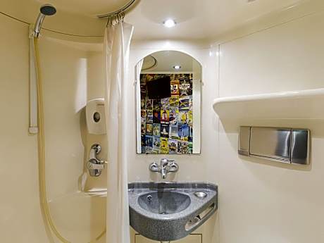 Cabrio Triple Room with Bathroom