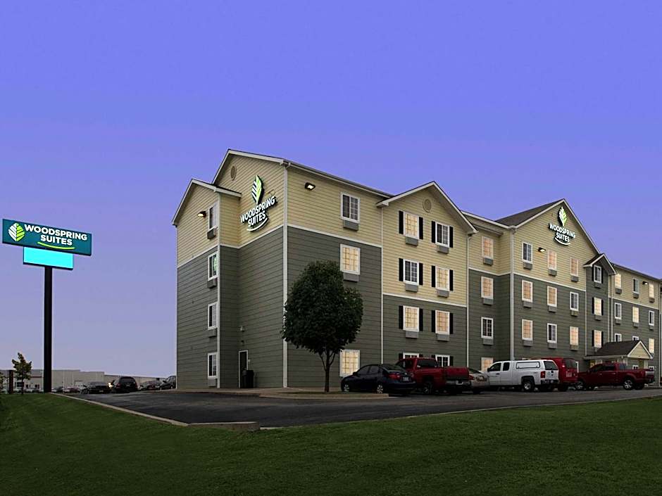 WoodSpring Suites Tulsa